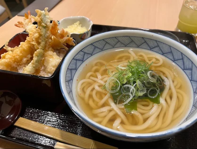 料理:懐かしさを感じる鰻わっぱとうどんWESTの海老天丼うどん
