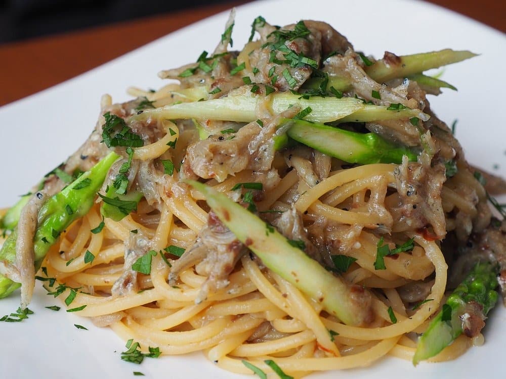 アスパラガスときのこの和風パスタ|Honoho Izakaya トンロー店