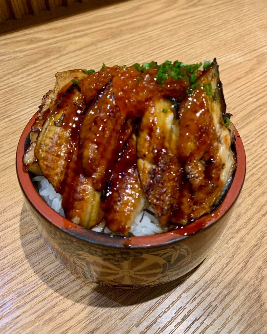 香ばしく焼き上げたうな重