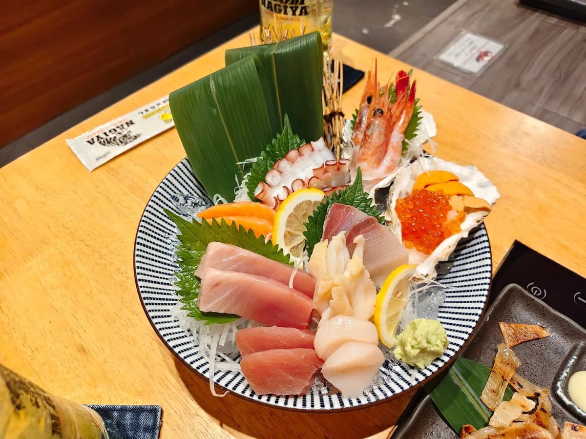 なぎ屋の刺身盛り合わせ
