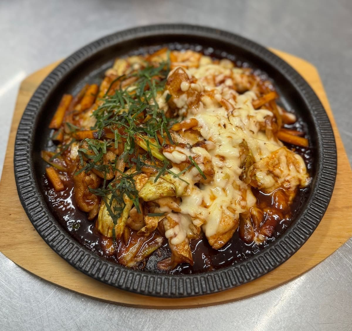 Yakitori BanBanのとん平焼き・ソースとマヨネーズが香る人気メニュー