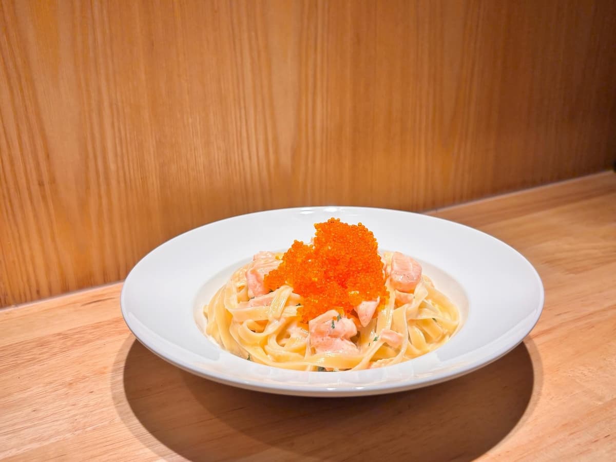 IssEki NicHouのとびっこサーモンクリームパスタ