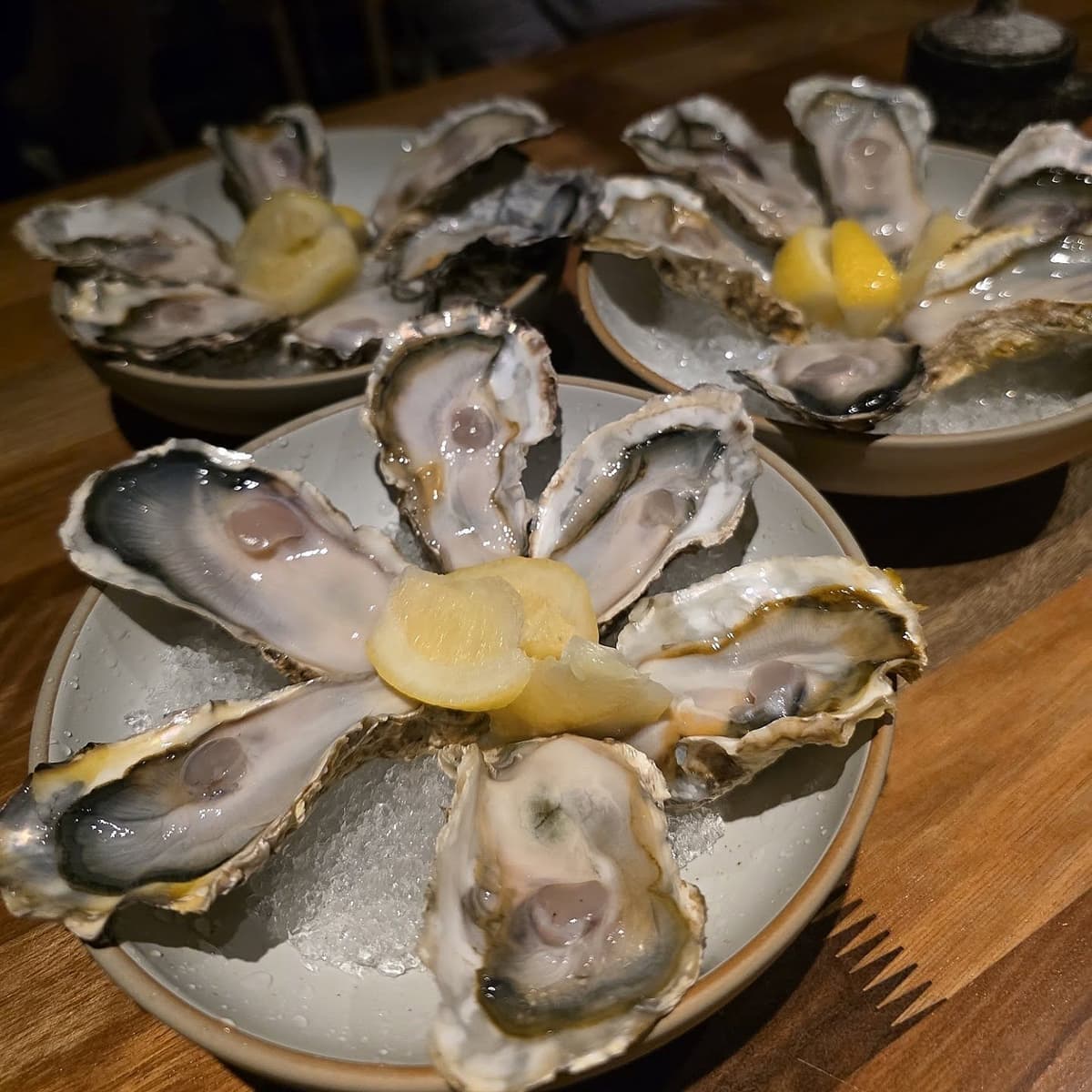 KURA Bar&Grillの生牡蠣