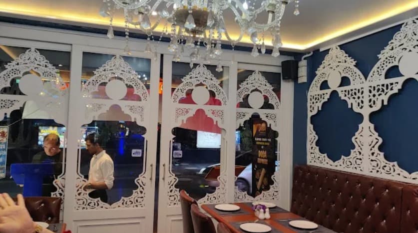店内:ディナーの時間を楽しく過ごせるDosa Express Sukhumvit 22の店内