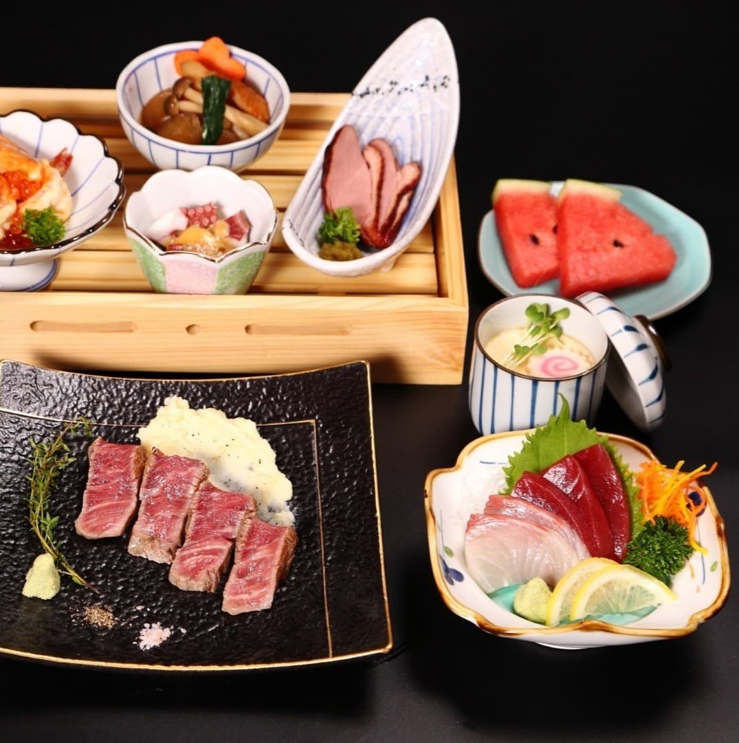 Ashibi Japanese Restaurant トンロー18 和牛ステーキと刺身が楽しめる和食コース