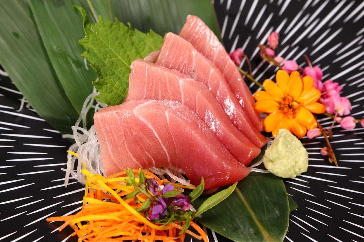 Ashibi Japanese Restaurant トンロー18 本マグロの刺身