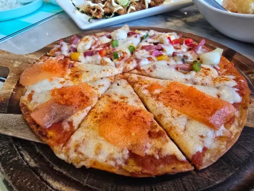 料理:シェアして食べたいオードリーのピザ