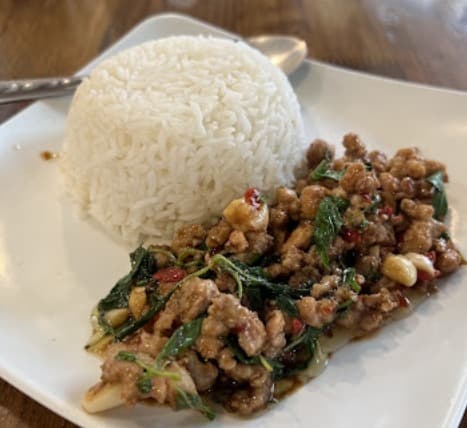 Mae Sinuan Isaan food and seafoodのガパオライス