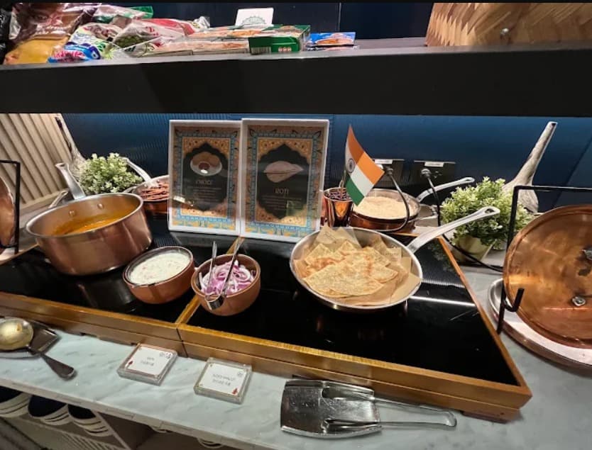 料理:好みの量を食べられるReap Factoryのカレーとナン