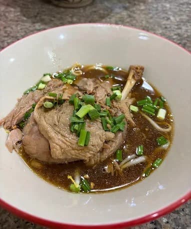 Buay Pochanaの煮込みアヒル麺