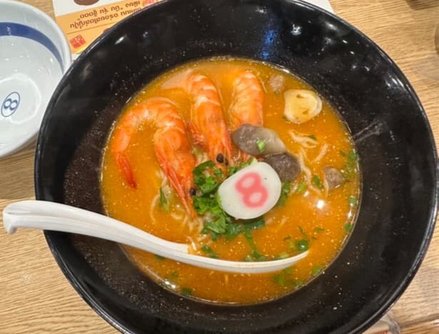 8番らーめんで人気のトムヤムクンラーメン