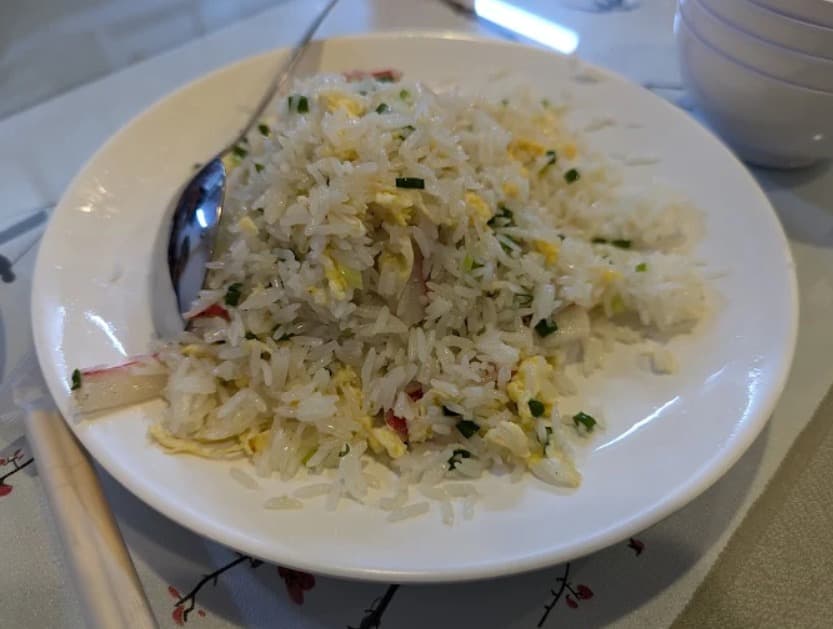 料理:パラパラに炒められた大連飯店 プロンポン店のチャーハン