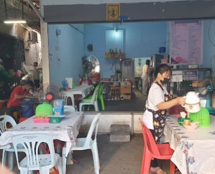 MOGOK FAMILY Burmese restaurantの店内