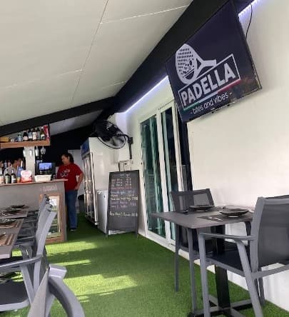 Padella Onnutの店内席