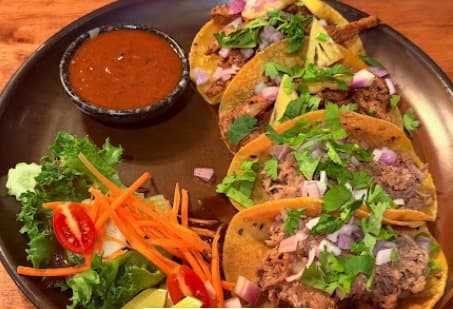 Tacos & Salsa Mexican Bar and Restaurantのタコス