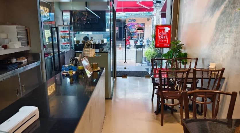 店内:気軽に食事を楽しめる親親(CHIN CHIN ) 台湾料理のテーブル席