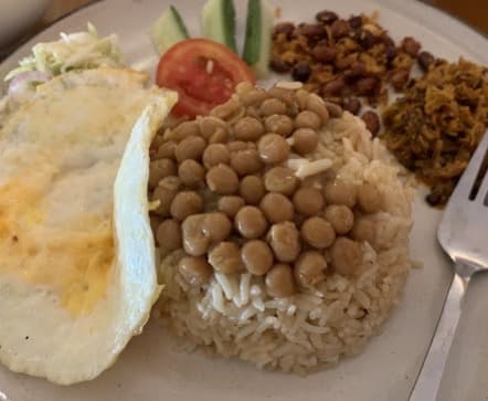 Shwe Tea House & Noodlesのご飯料理