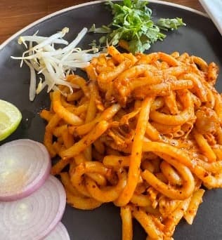 Shwe Tea House & Noodlesの麵料理