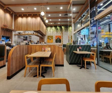 Salad Factory - Century Onnutの店内