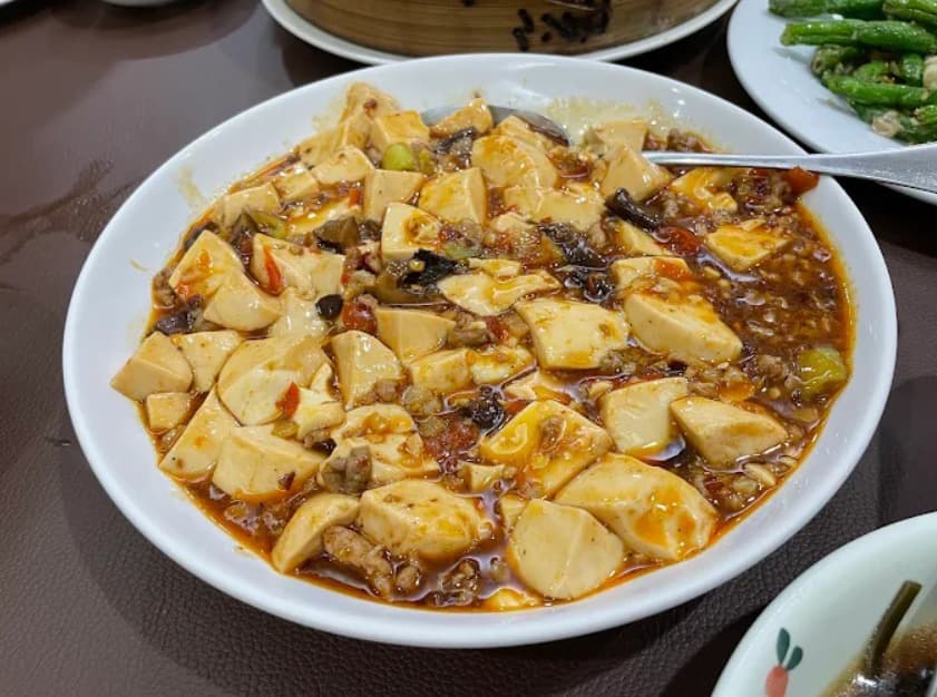 料理:本場のスパイスや技法を生かした東来順の麻婆豆腐