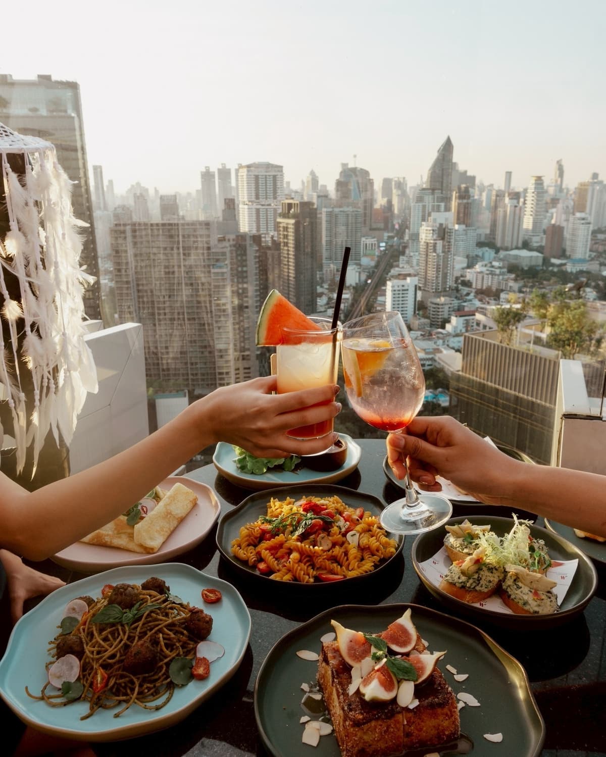 Octave Rooftop Lounge & Barでバンコクの街並みを眺めながら楽しむ料理とドリンク