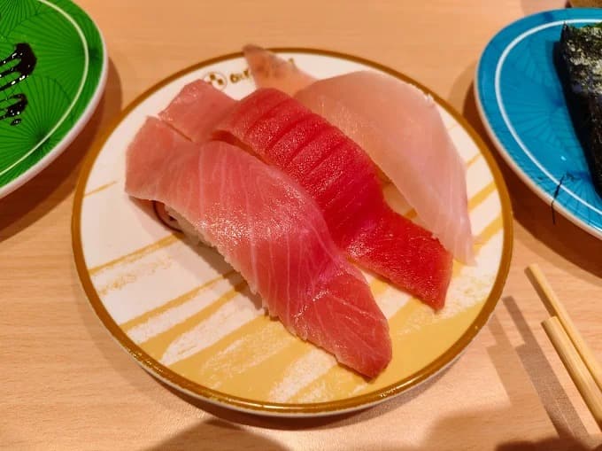 Katsu Midori Sushiのマグロを中心とした握り寿司盛り合わせ