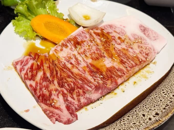 焼肉叙苑タニヤの霜降り牛肉の焼肉