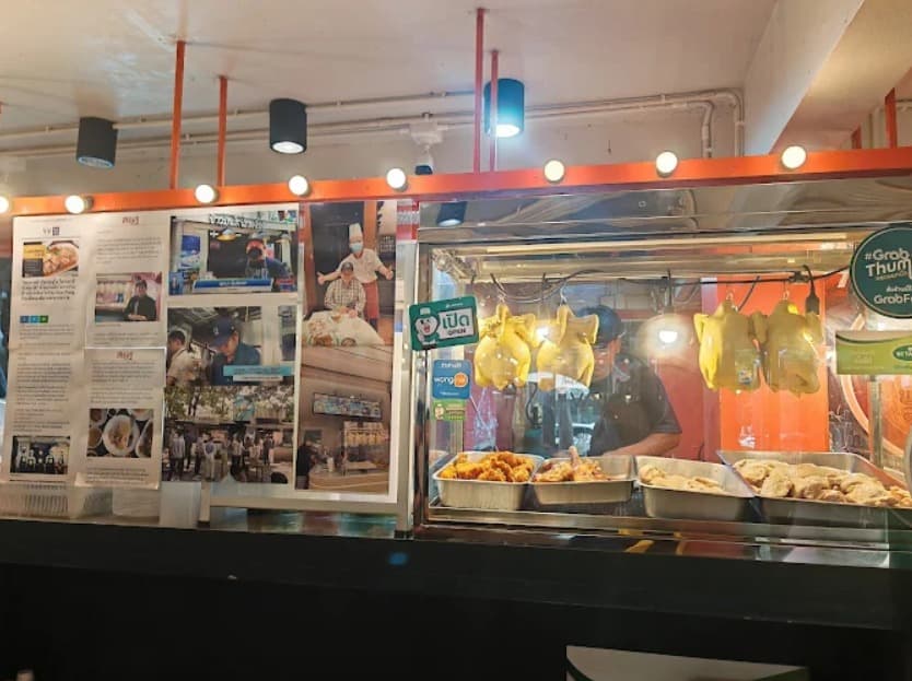 店内:テイクアウトメニューも豊富なขาวมันไก่สิงคโปร์ by Chef Pung สาขาพร้อมพงษ์の店内